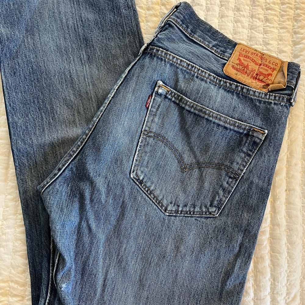Men’s original 501’s worn in- and distressed